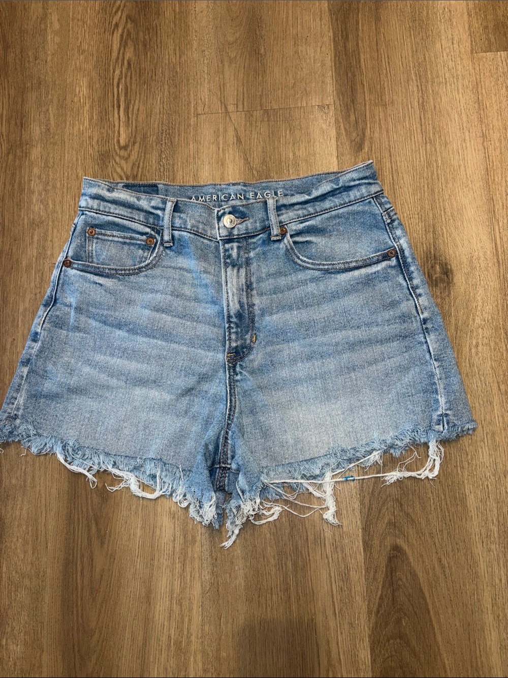 American Eagle Highest Rise ‘90s Boyfriend Short Denim Shorts Size 8 Distressed